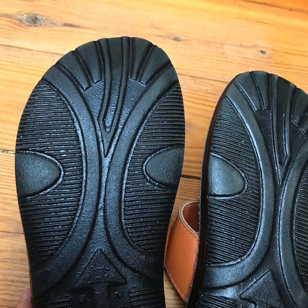 Baja Tan Toe Loop Sandal, EUC, 6/4 - Picture 8 of 12